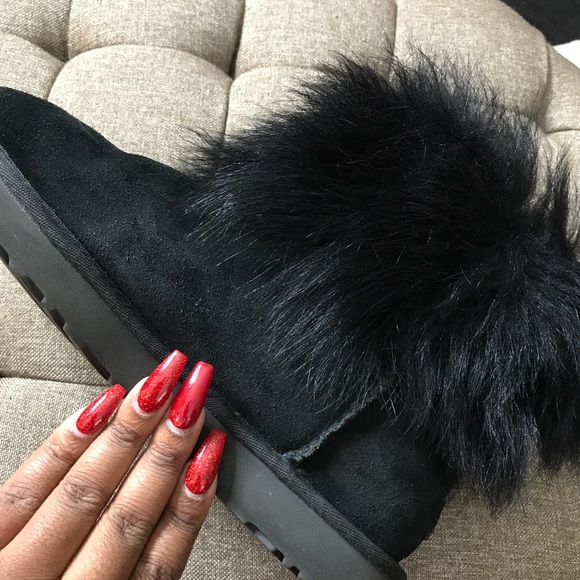 valentina uggs black